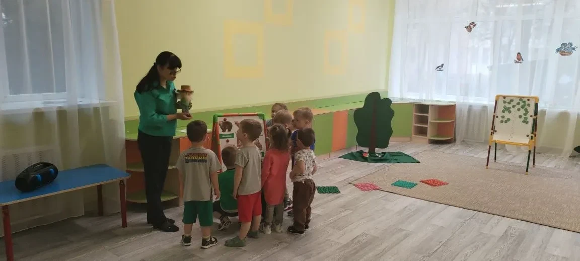 "Путешествие по весеннему лесу" совершили сегодня ребята второй младшей группы № 4 "Неп...