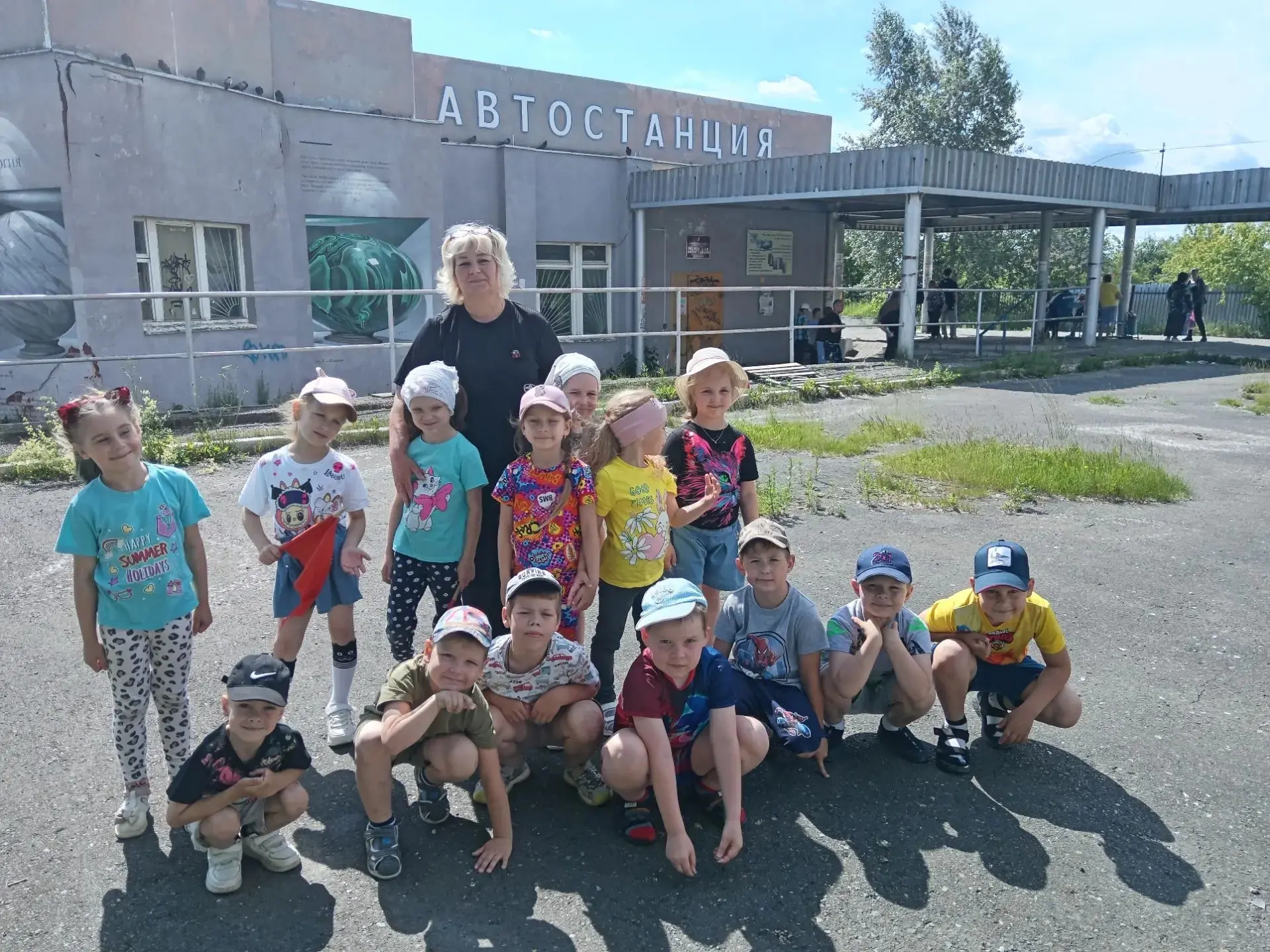 Продолжаем изучать родной город. Сегодня ребята подготовительной группы 6-36 были на целевой прогулк