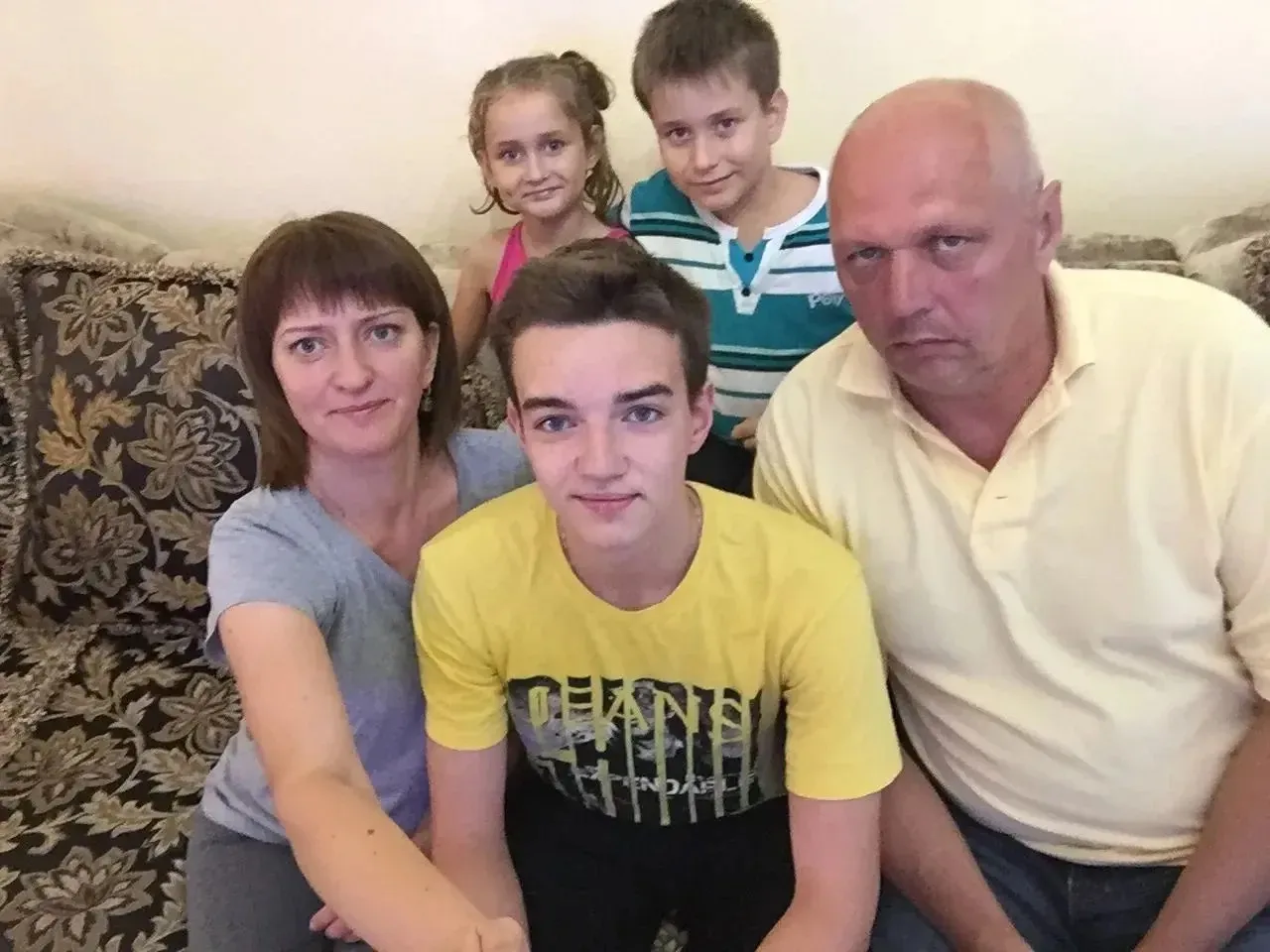 К нашей акции присоединилась семья ученика 11Б класса Чежидова Станислава:

"Мы семья ветерана СВО. 