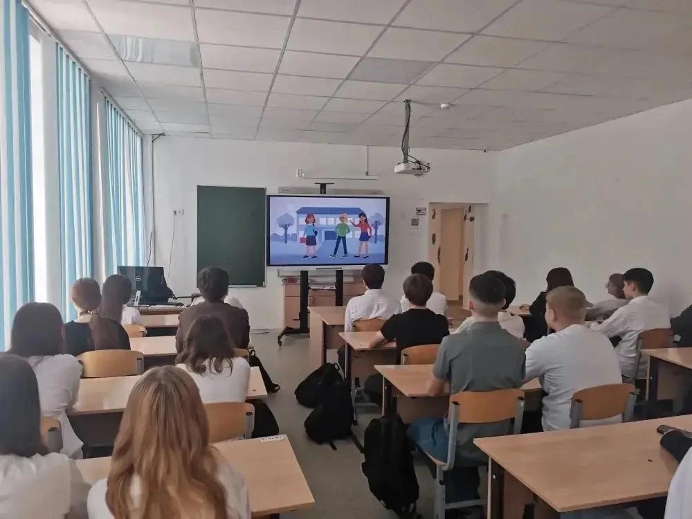 #Про_понедельник  🇷🇺23 марта в нашей школе состоялась торжественная церемония выноса Государственног