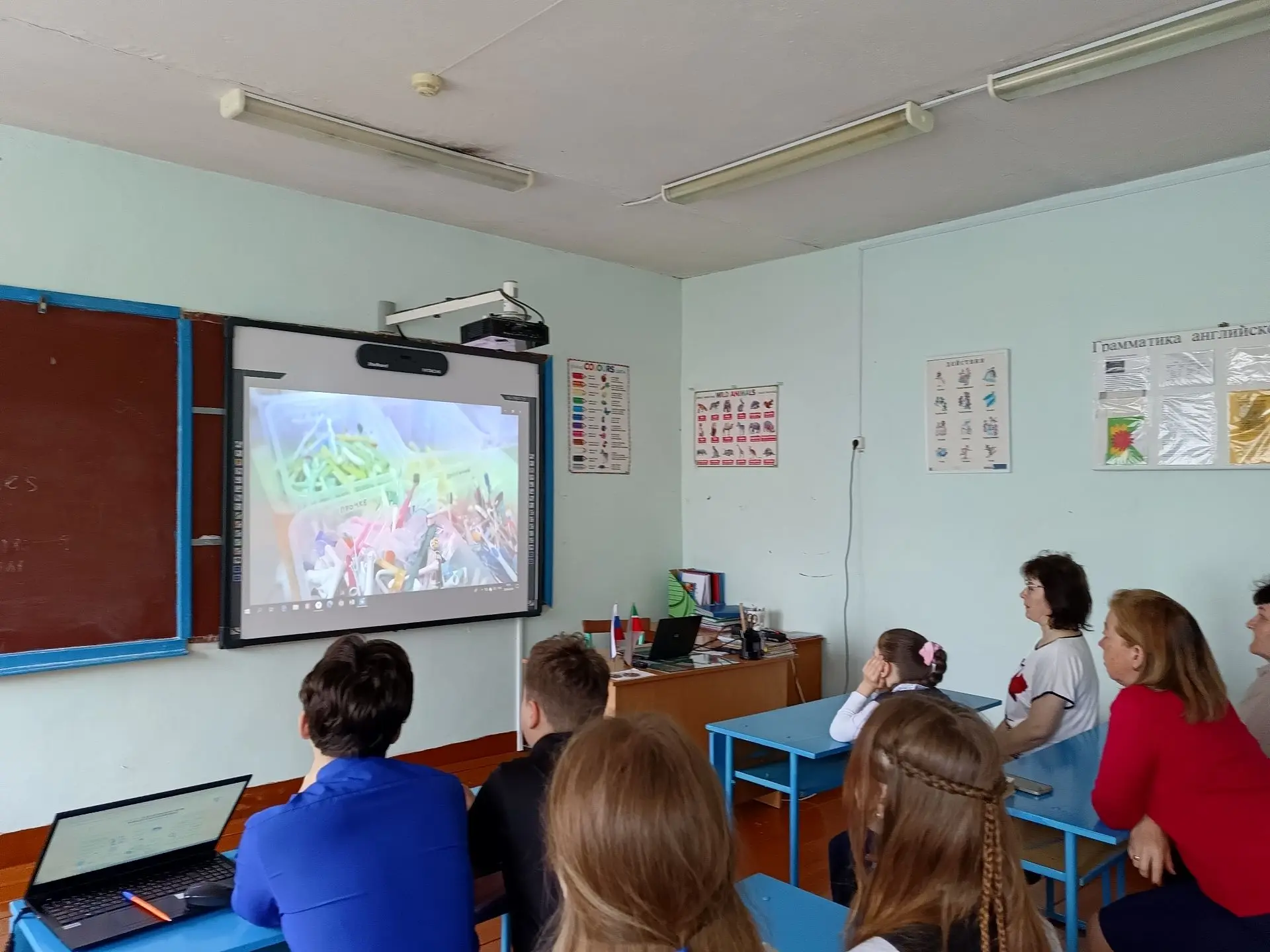 Сегодня в школе состоялось занятие из цикла «Разговоры о важном», посвящённое теме «Ден...
