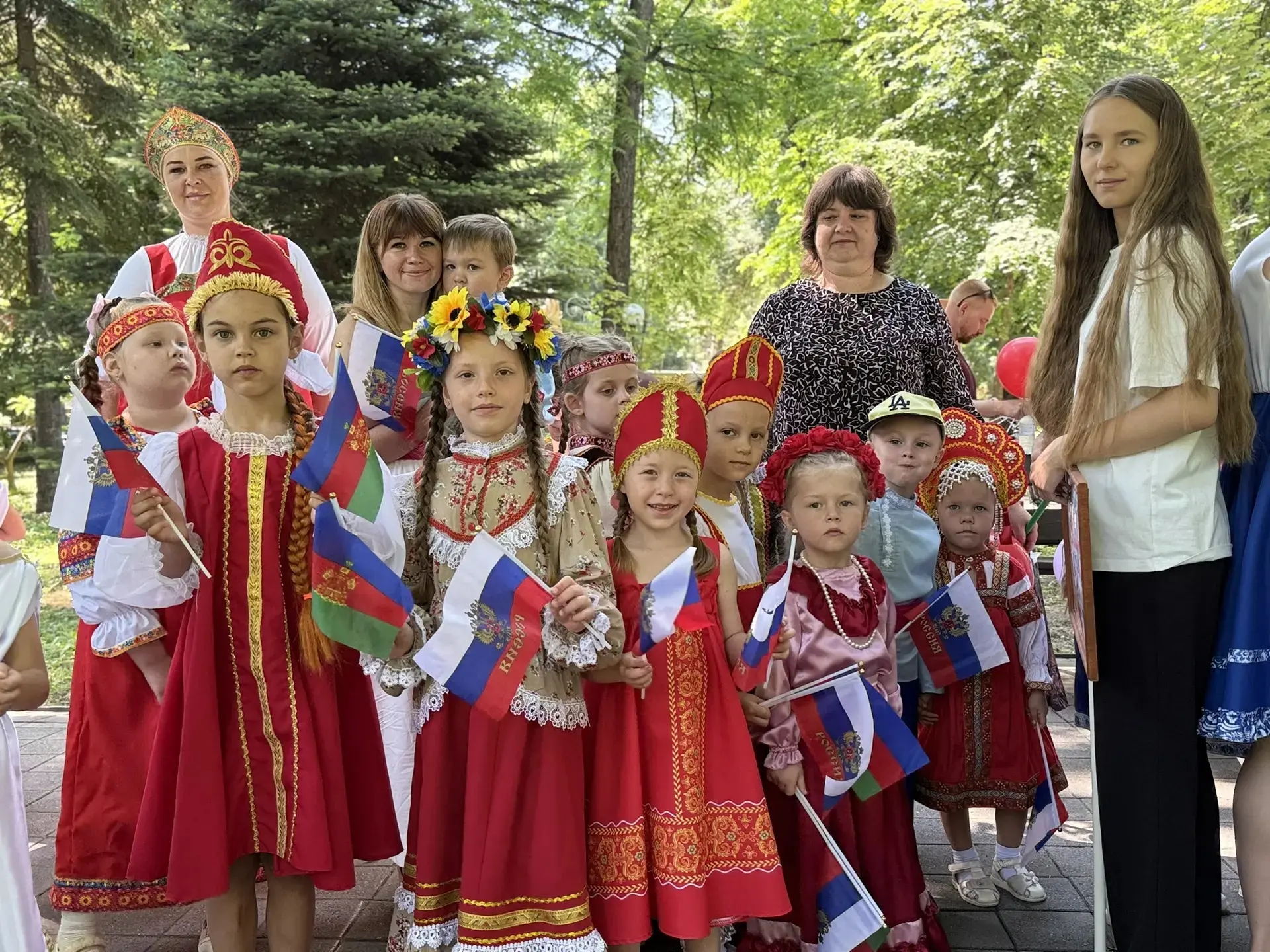 Наши юные герои на большом празднике! 🎈

Сегодня воспитанники нашего детского сада стали главными г