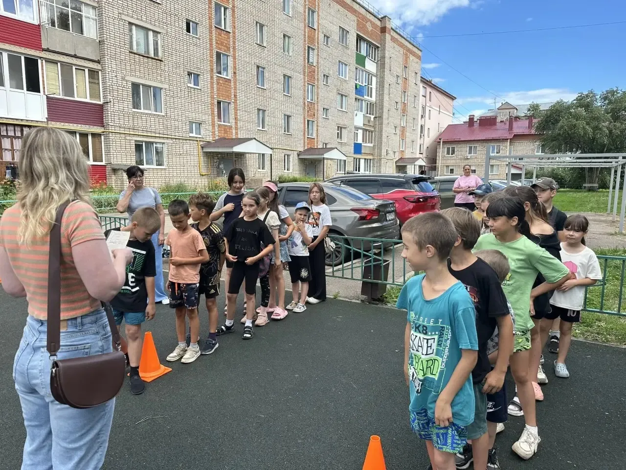 ☀️Летние деньки — время радости и движения! 🏞️

Лето вовсю радует нас солнцем, а дворы снова стали 