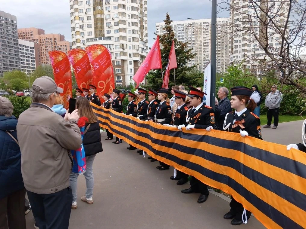 Кадеты 7 «К» в День Великой Победы  Сегодня, в 81-ю годовщину окончания Великой Отечественной войны,
