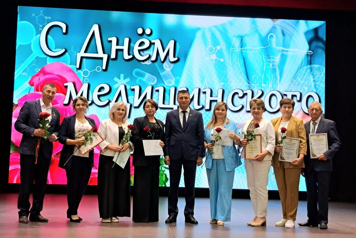 🩺🚑Сегодня выразили слова глубокой признательности всем, кто стоит на страже здоровья жителей Чекма