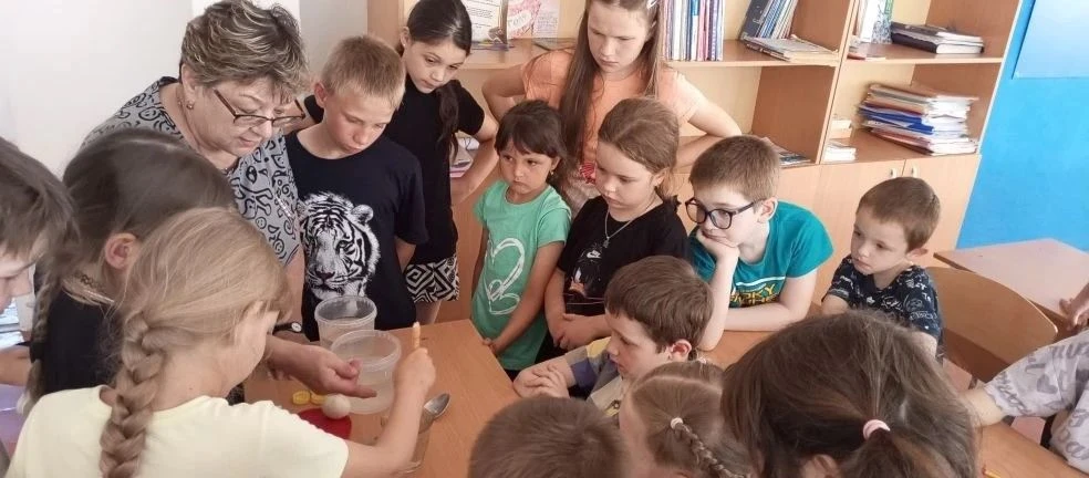 09.06.2026 года педагог центра "Точки роста" Осипова Людмила Павловна  познакомила ребят  с "невидим