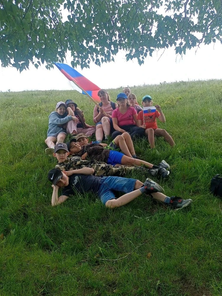 12 июня в библиотеке с. Сарбактуй прошёл экспресс -час "Страна,что названа Великой".