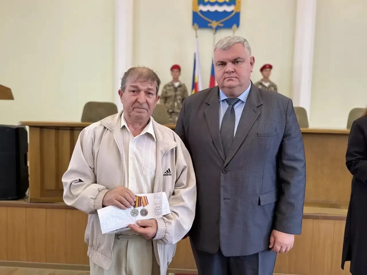 В Азовском районе семьи погибших бойцов СВО получили государственные награды
