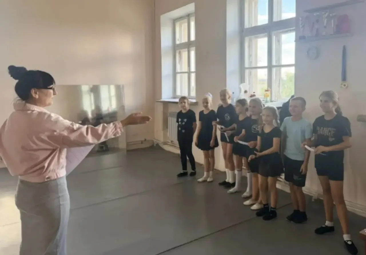 Сегодня, культорганизатор Зугрэсского Дворца культуры - Богданова Светлана Витальевна, ...