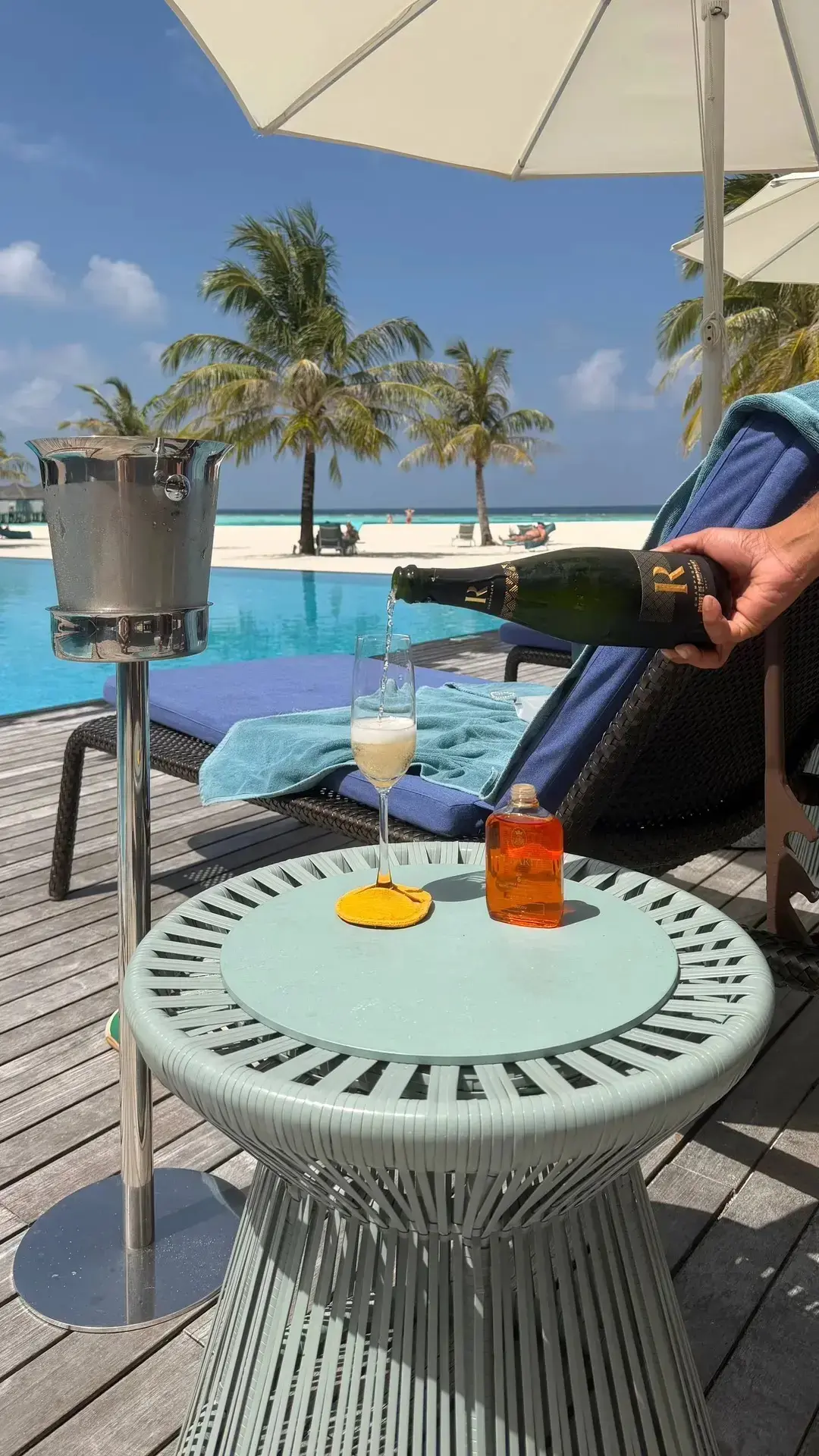 Напоминаем о действующих спецпредложениях в Outrigger Maldives Maafushivaru Resort🫰🏽