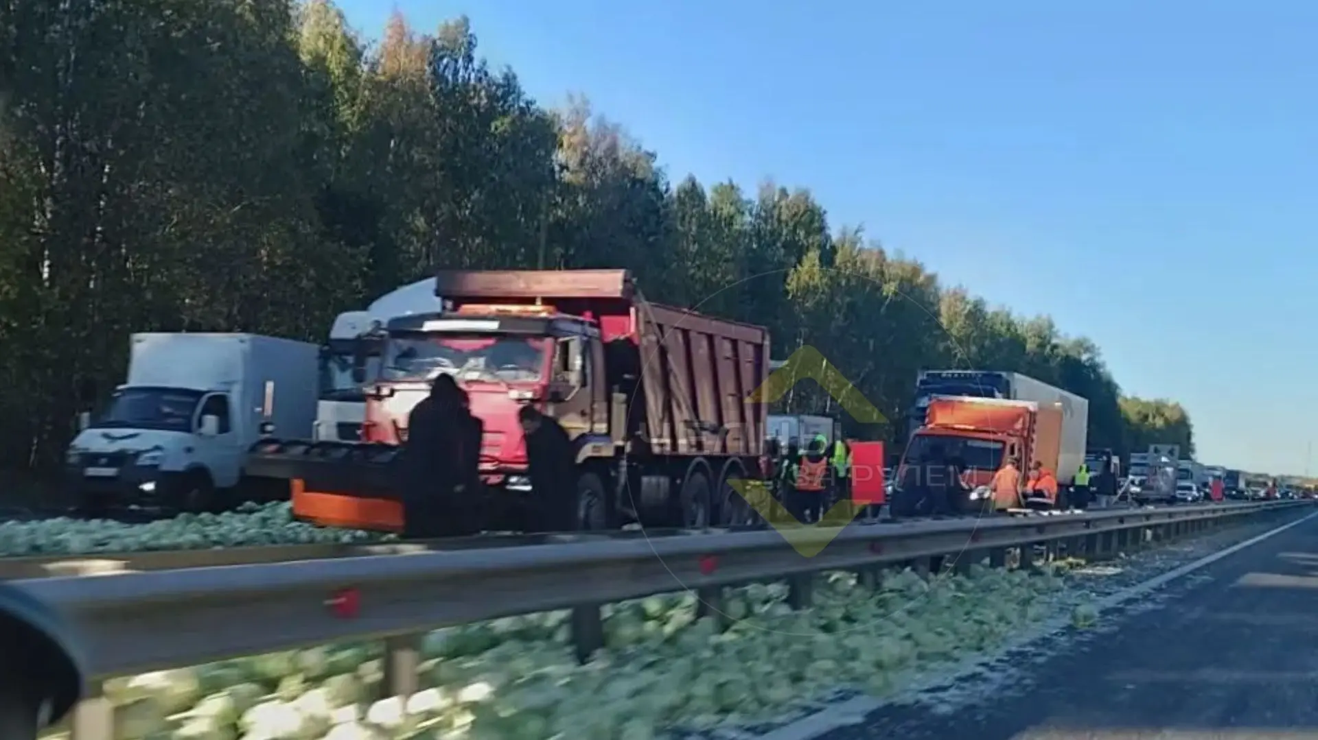 В сторону Челнов со стороны Казани многокилометровая пробка, из-за ДТП