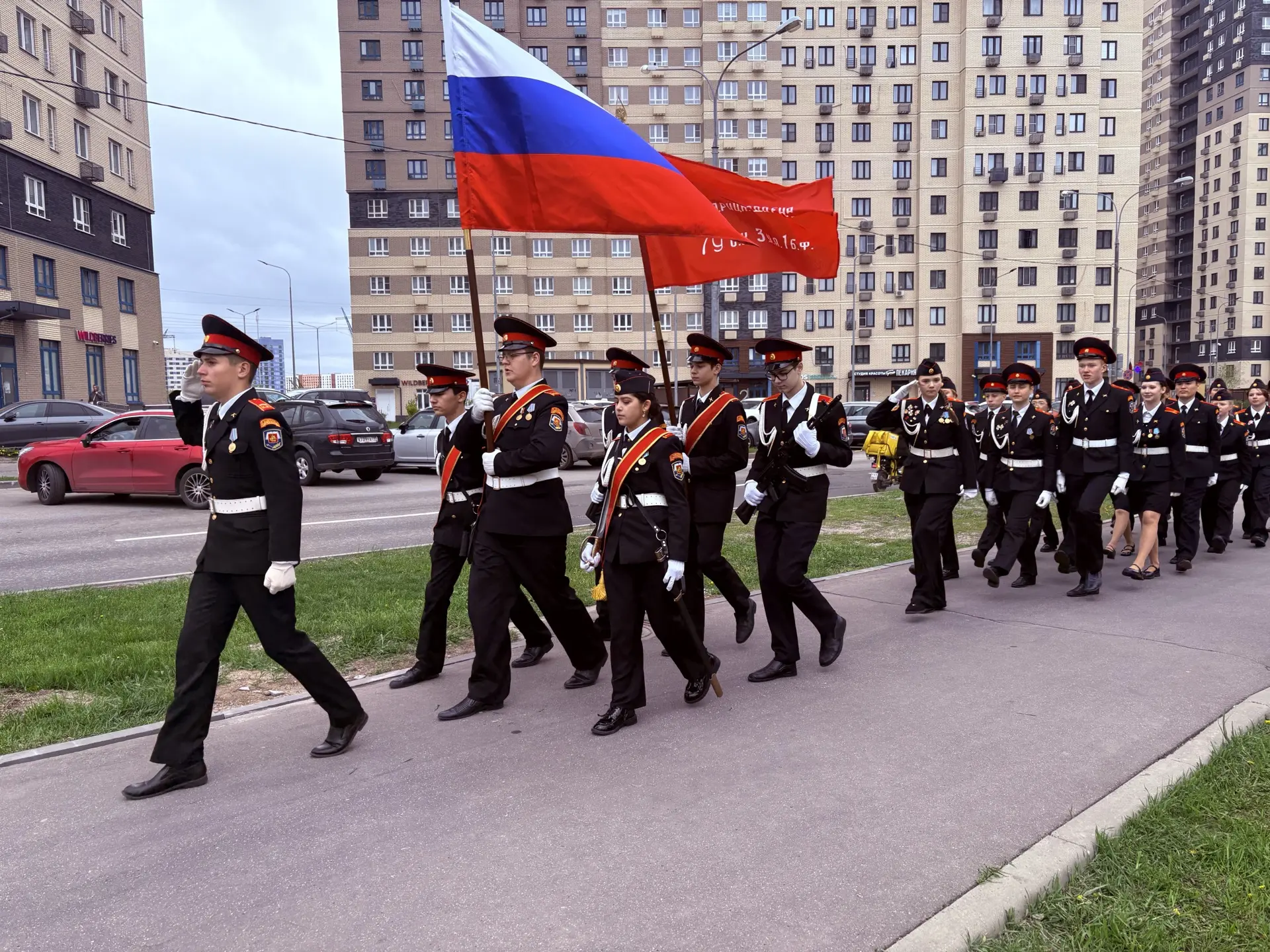 Почётный караул и память поколений: наши кадеты на митинге ко Дню Победы! 🎖️  В преддверии дня велик