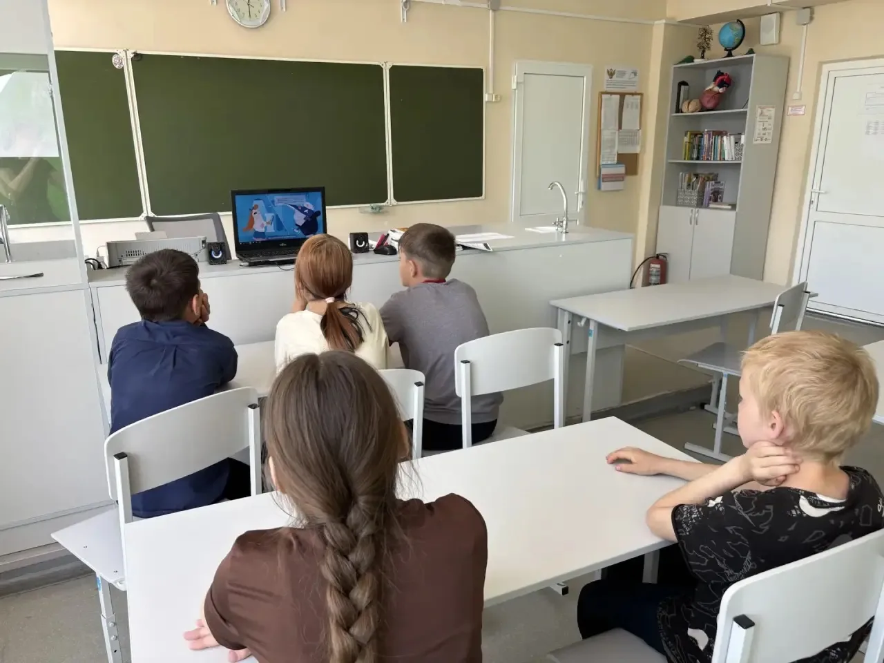 Сегодня в 5 классе прошел полезный урок цифровой грамотности «Подозрительные звонки». В...