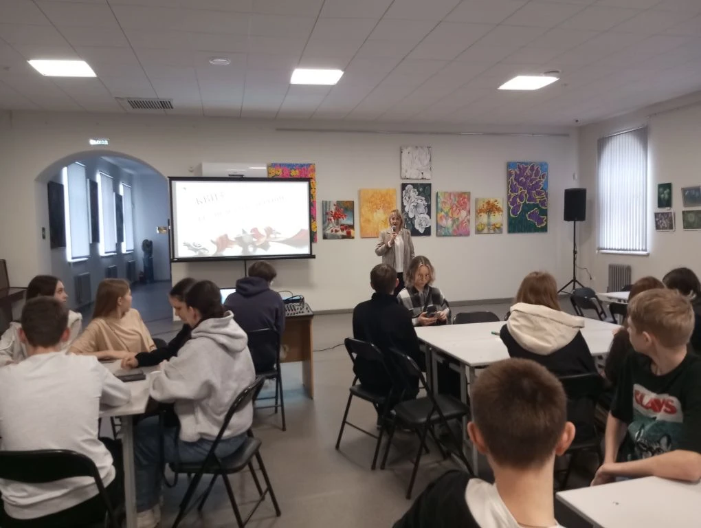 В школе с 6 по 10 апреля работает пришкольный лагерь " Кругозор". Педагоги проводят для ребят интере