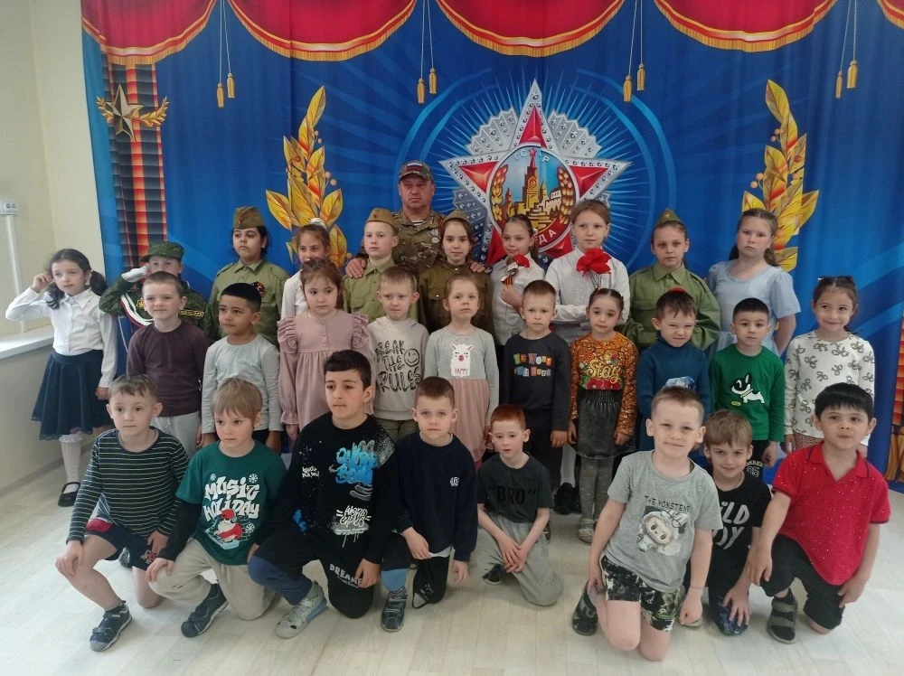 Сегодня 7 мая к нам в детский сад пришли с концертом посвященным Великой Победе ученики...