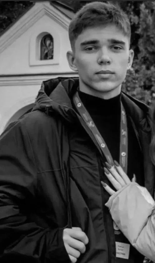 По последним данным, жертвами удара стали уже 18 человек. Ещё трое, предварительно, могут оставаться