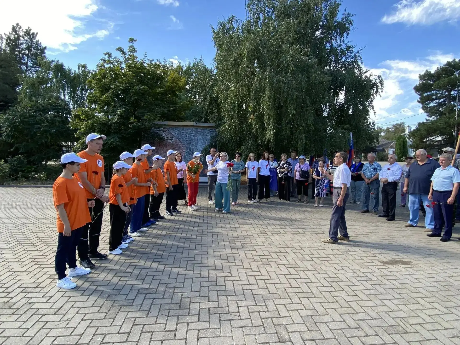 Сегодня для волонтерского отряда "Добрые сердца 💞 " день был насыщенный  и плодотворный.