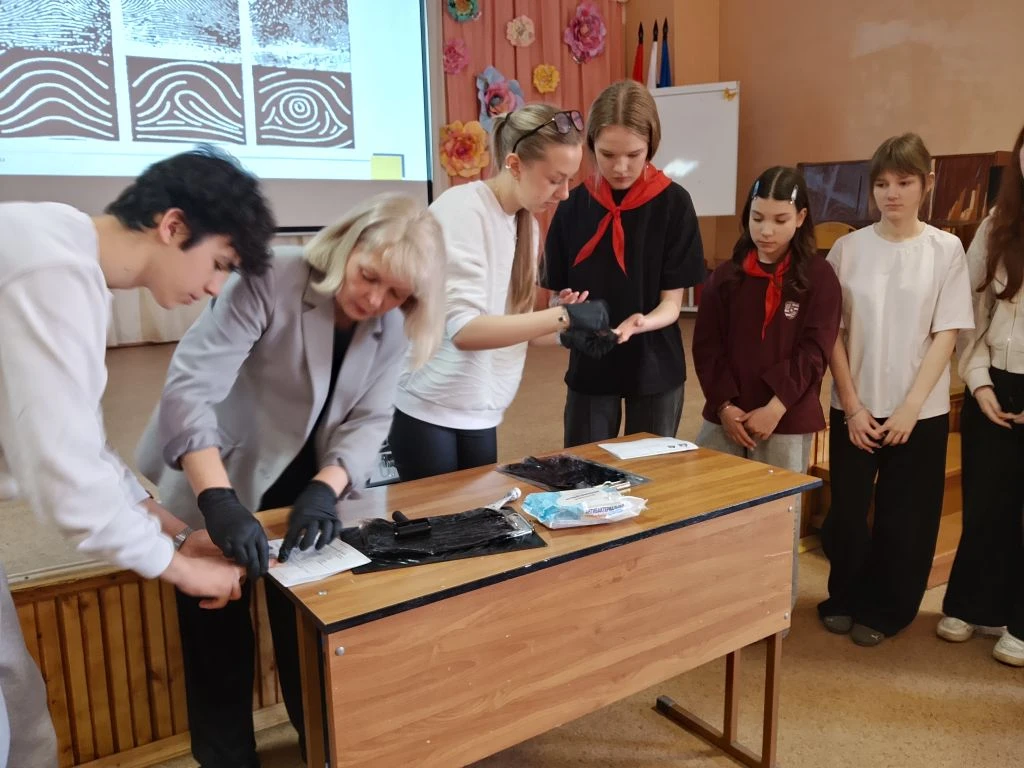 Сегодня к обучающимся 9 классов приходили преподаватели Московской Финансово-Юридической Академии. П