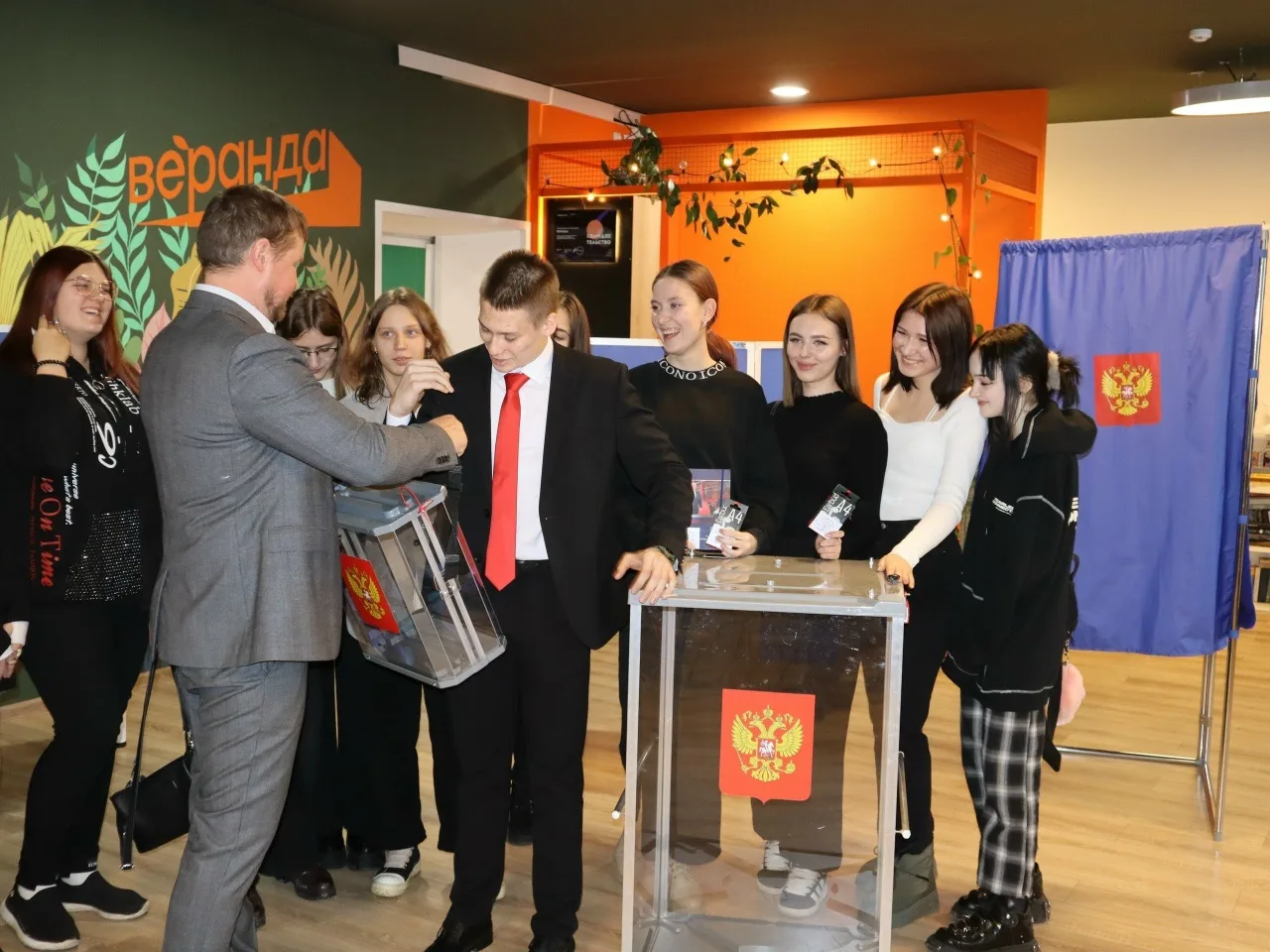 Дорогие друзья! 🎓    Сердечно поздравляем вас с Международным днём студента!    Для нас вы - не прос