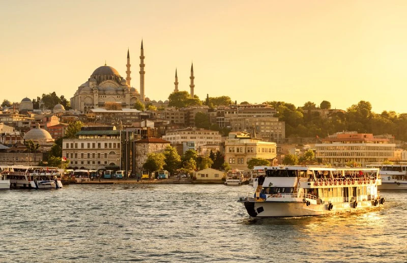 из Москвы в Стамбул 🇹🇷 за 6 200 р. OW (на выходных)