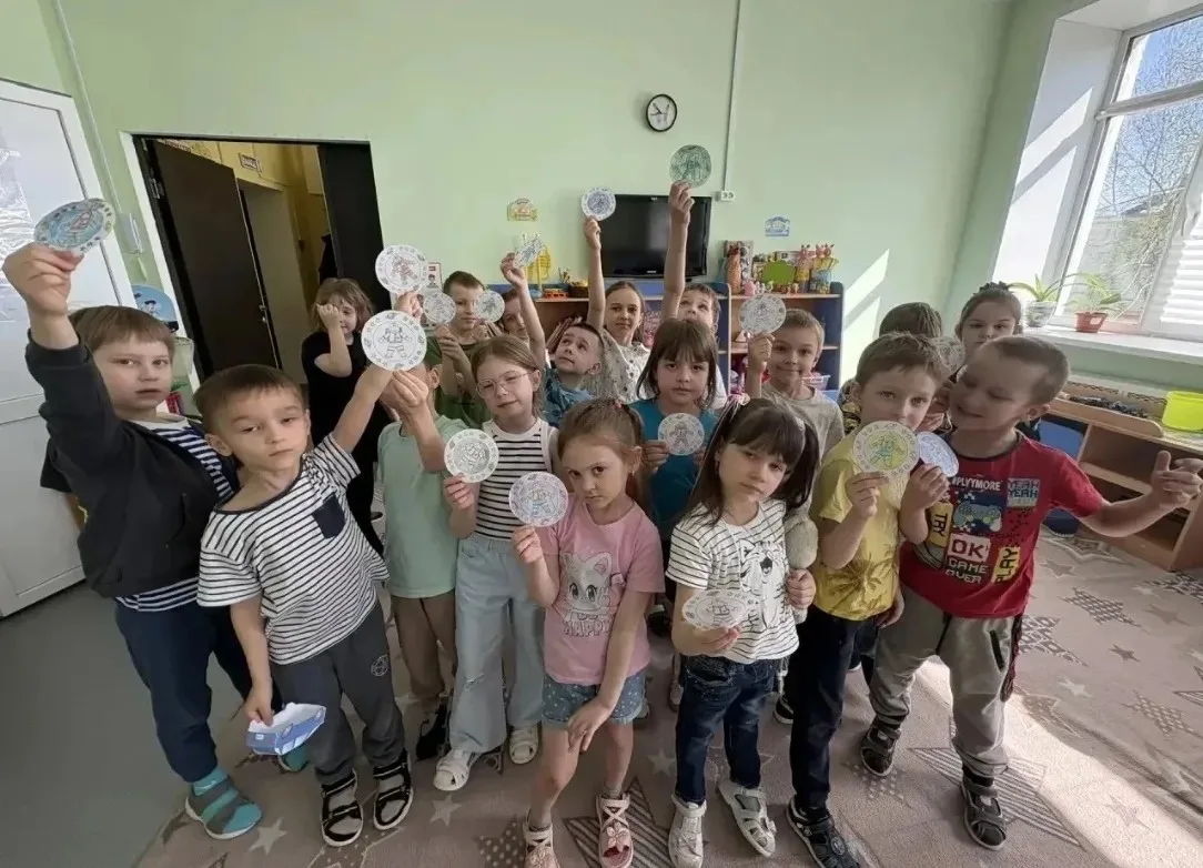 Киноуроки в школе         В апреле ученики начальной  школы просмотрели киноурок «Звезды из колодца»