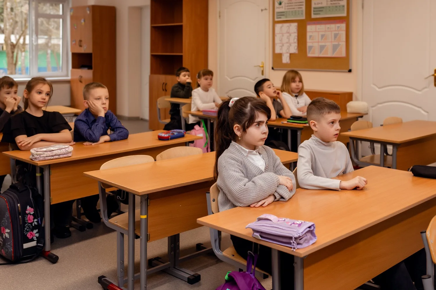💬 «Разговоры о важном» в 1 «Б» классе💬  💭Эта неделя в 1 «Б» классе началась с традиционной еженедель