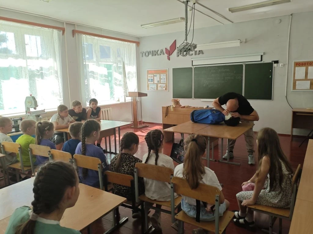 🛡️ Единый день безопасности: учимся быть бдительными! 🛡️  

В нашей школе прошёл Единый день безоп