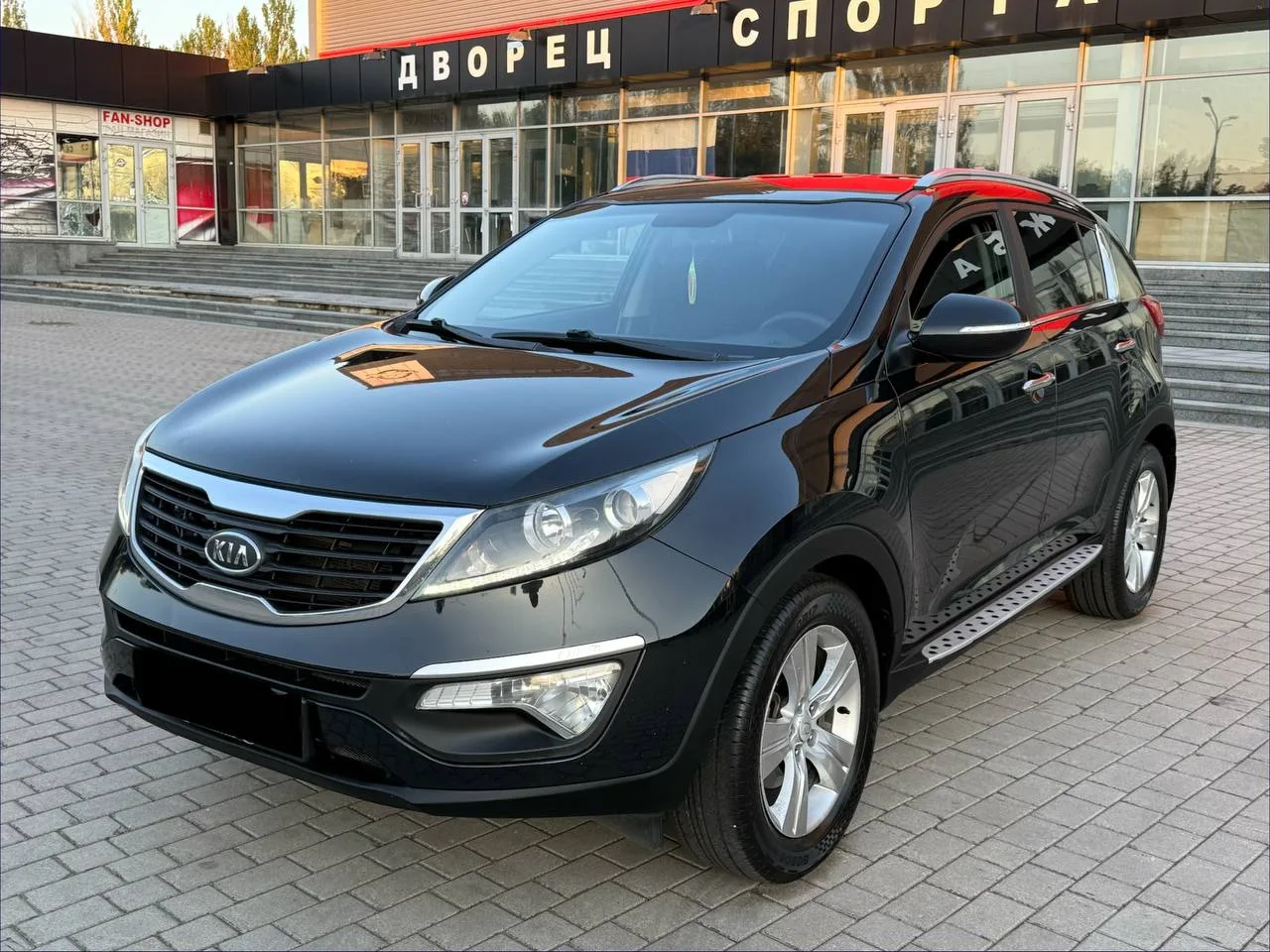 Продам KIA Sportage 
2.0 Бензин 
Год Выпуска 2012
Состояние Идеальное.
Без вмятин Царапин 
И Рыжиков