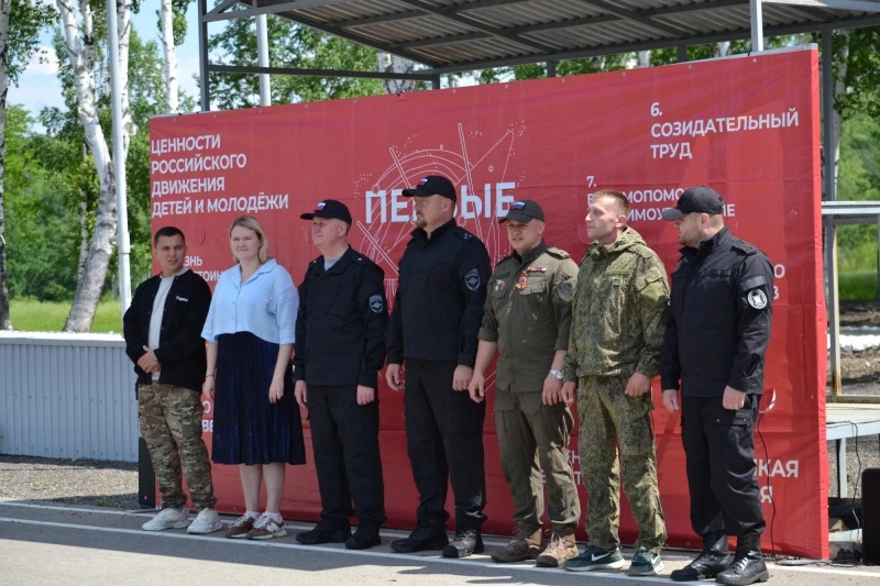 💪🏻Начальник УМВД России по ЕАО открыл военно-инструктивные сборы «Движения Первых» на полигоне «Ки