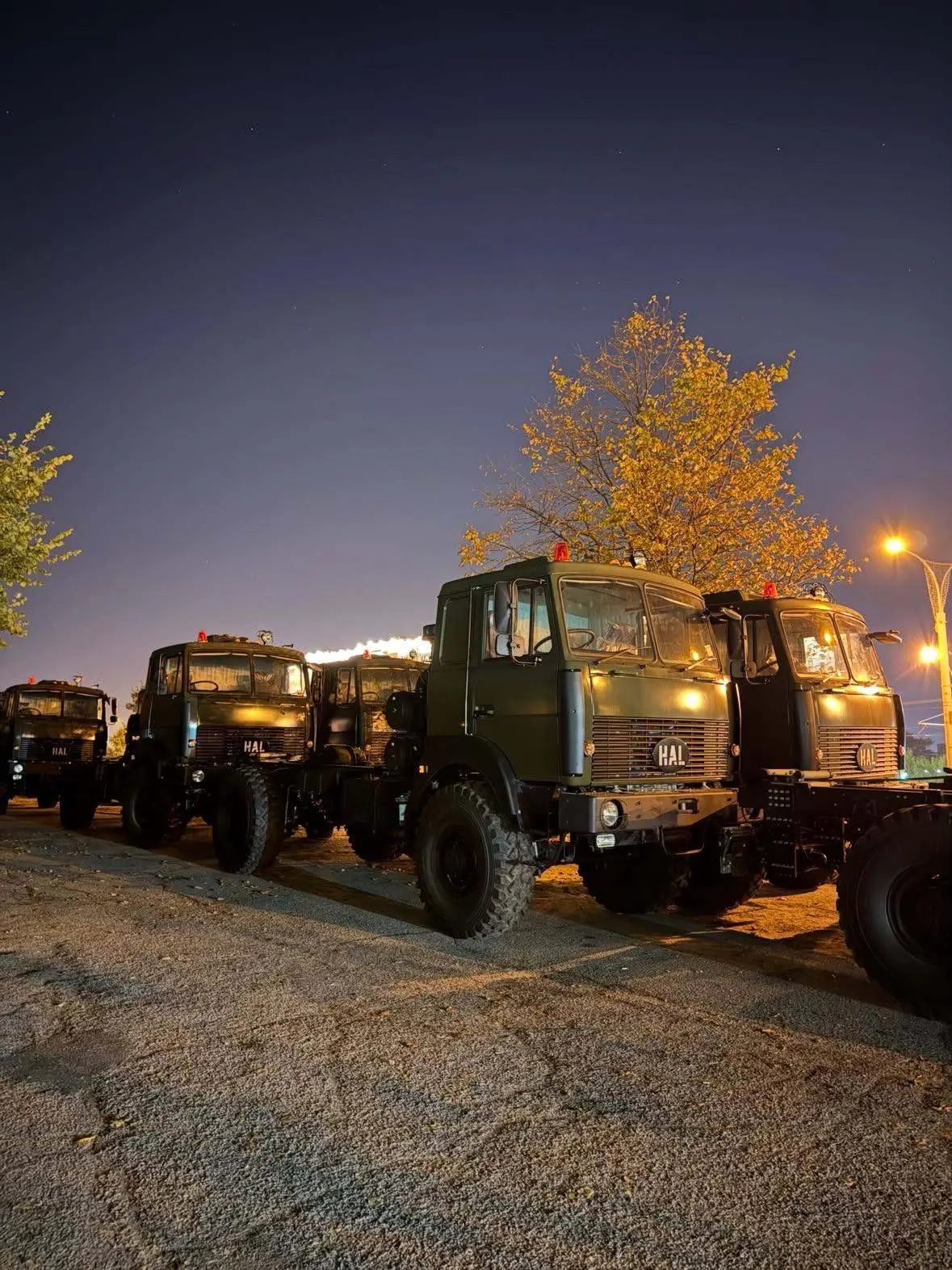 МАЗ изготовил партию праворульных армейских грузовиков 6x6.