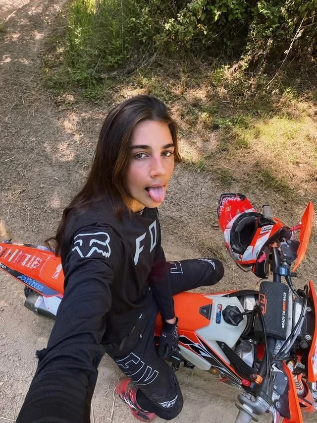 😛