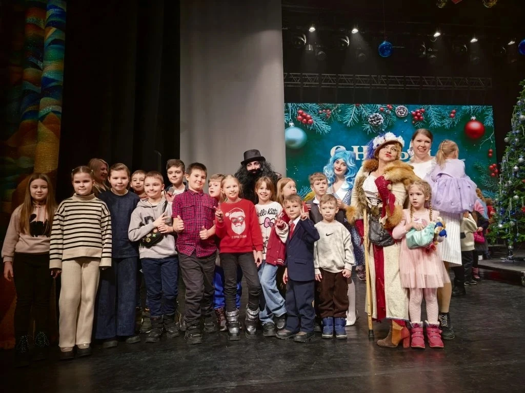 Каникулы продолжаются! 🎄  ❄️3ж класс посмотрели представление "Буратино" в Брянской областной филарм