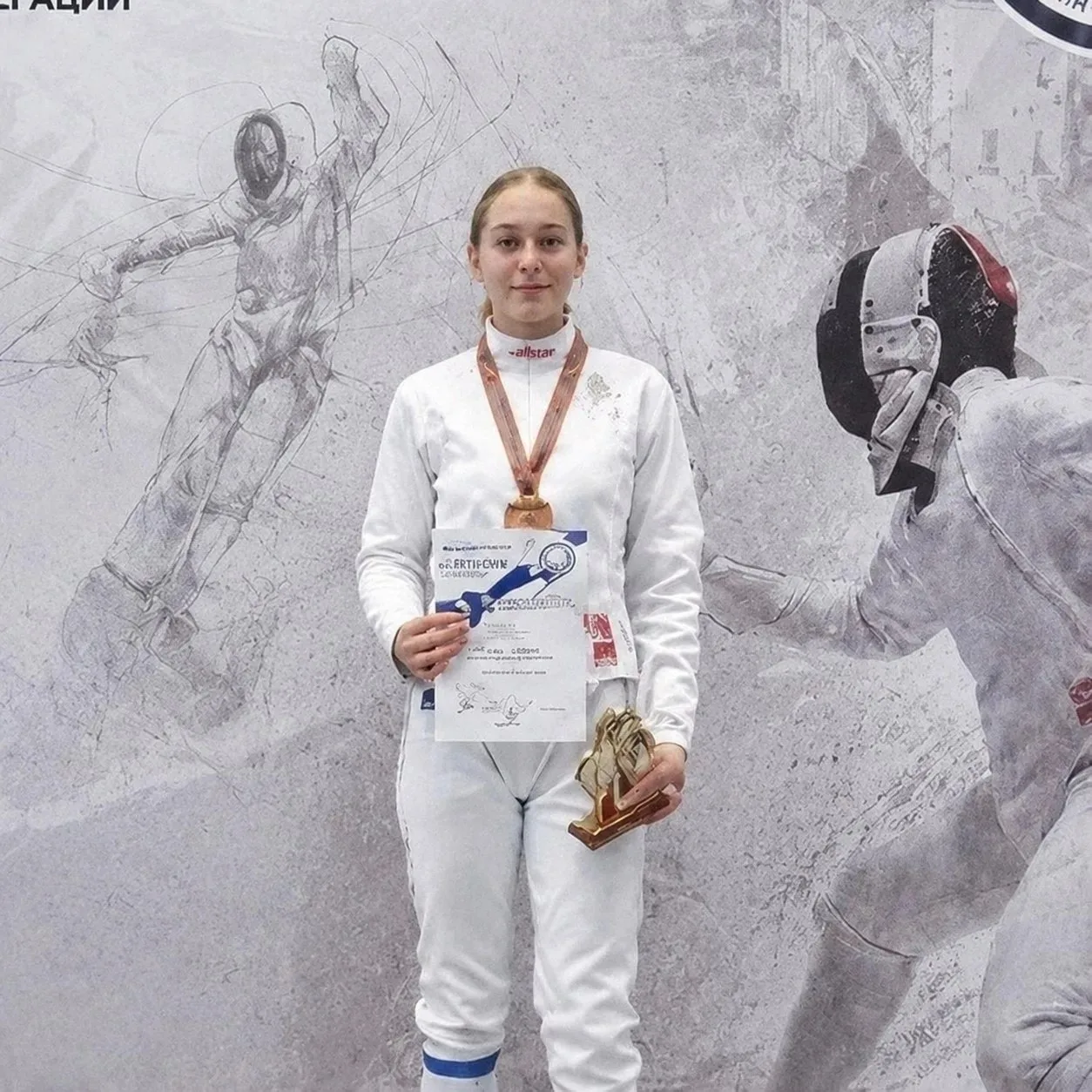 Виктория Розанова из Арзамаса взяла бронзу на всероссийских соревнованиях по фехтованию...