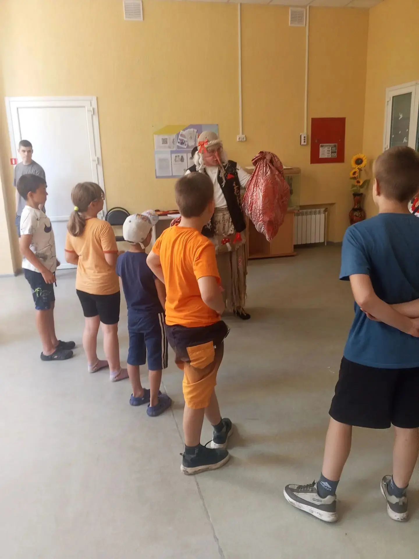 В доме культуры п. Апарки Кимовского района  прошла театрализованная игровая программа ...
