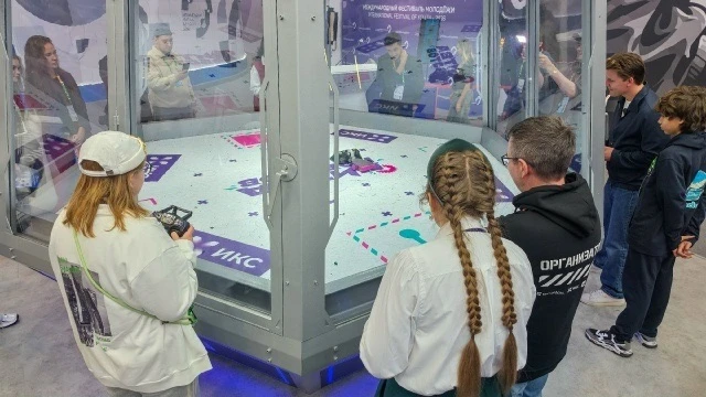 Минцифры России информирует о проведении Международного чемпионата по битве роботов.