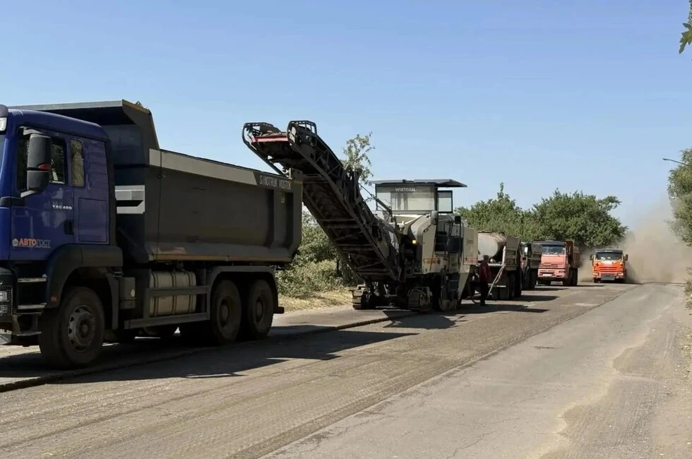 В Шахтерске начат капитальный ремонт объездной автомобильной дороги, сообщили в админис...