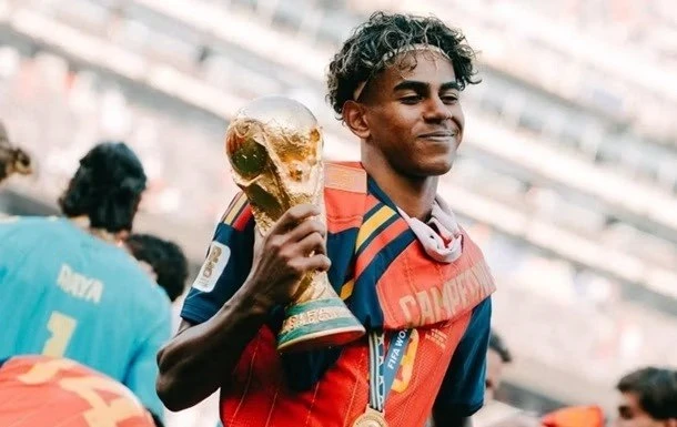 Ямаль догнал Кейна в гонке за «Золотой мяч» ⚽