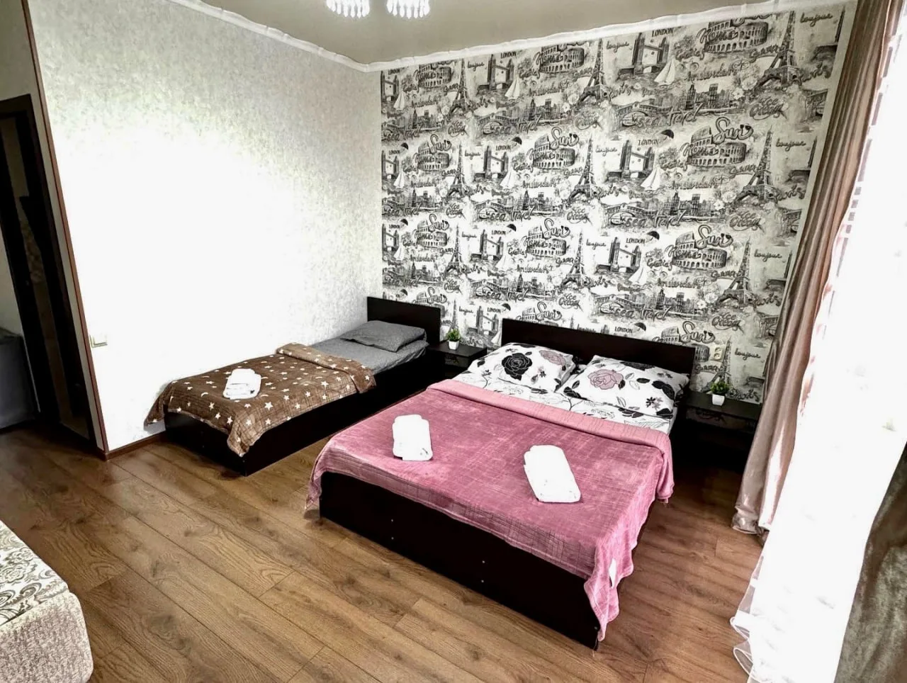 #АБХАЗИЯ #АЛАХАДЗЫ  Четырёхместный номер стандарт. В номере: двуспальная и односпальная кровати, кре