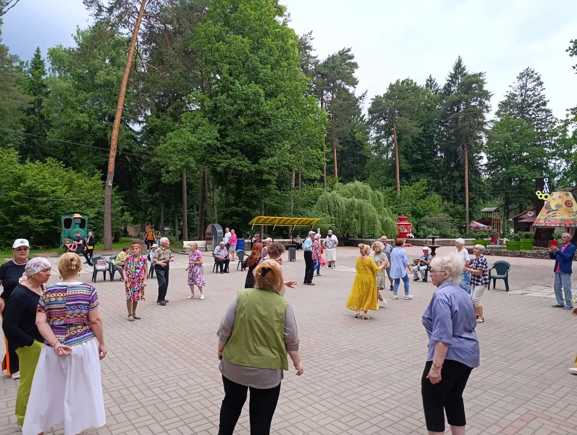 Танцевальный вечер в парке «ЖЕЛАЕМ СЧАСТЬЯ ВАМ!» 6+ Городской парк (старый город)
☀Позвольте нам ста