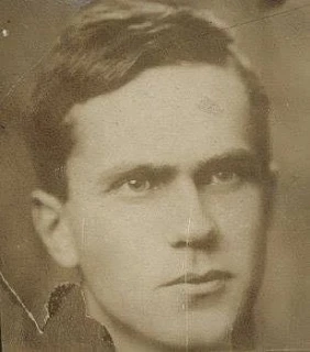 «Я пишу о лагере не больше, чем Экзюпери о небе или Мелвилл о море. Мои рассказы — это, в сущности, 