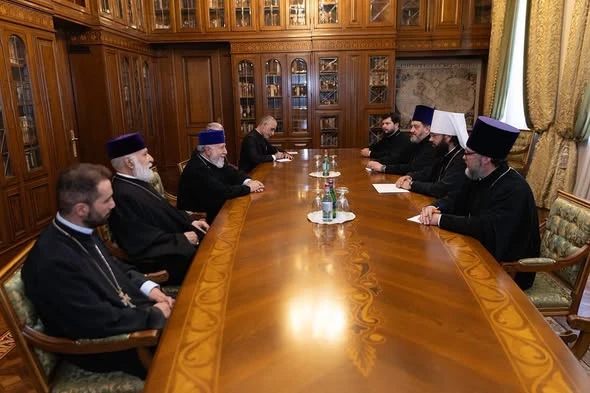 🇦🇲🇷🇺Все испытания будут преодолены: в Эчмиадзине прошла встреча Католикоса всех арм...