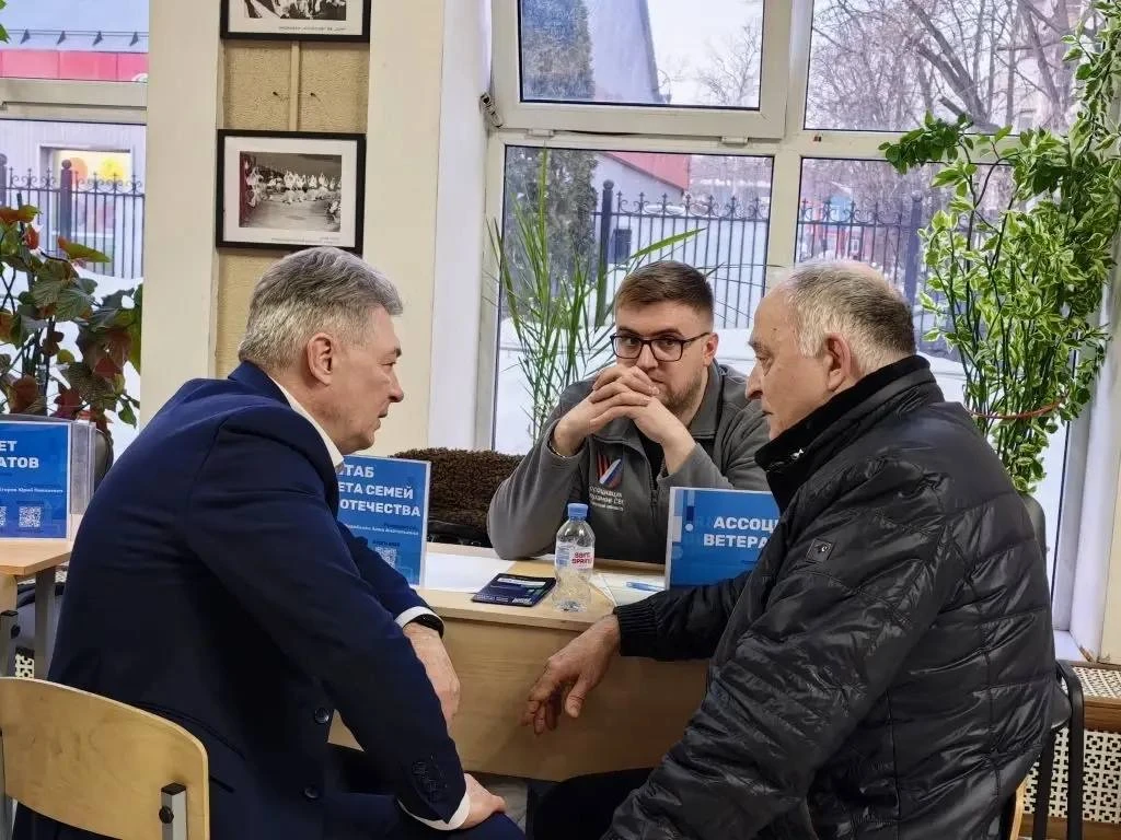 В ДК «Центр молодежи» состоялся открытый приём граждан «Выездная Администрация», в кото...