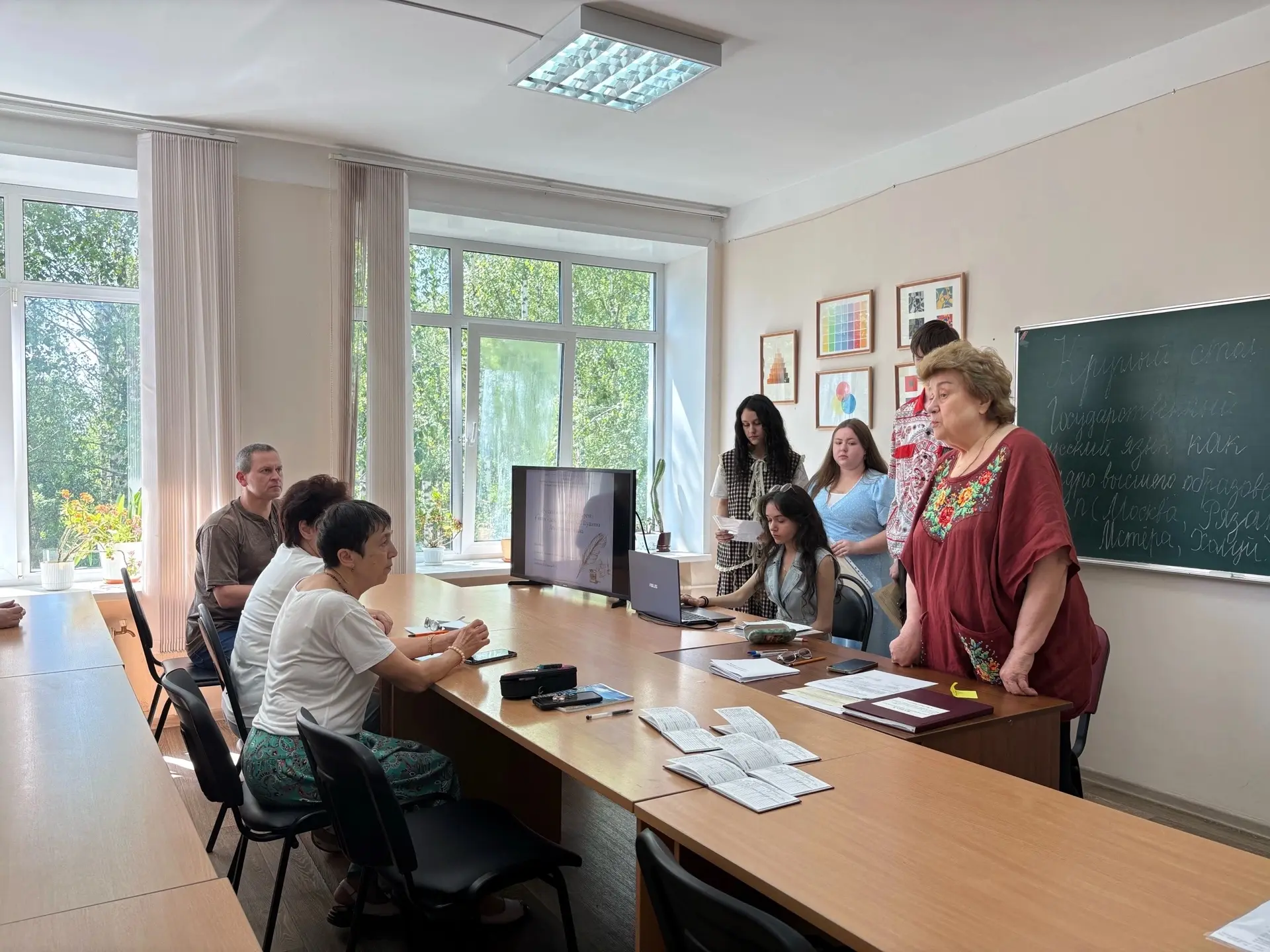 8 июня во Мстёрском институте лаковой миниатюрной живописи им. Ф.А. Модорова состоялась публичная за