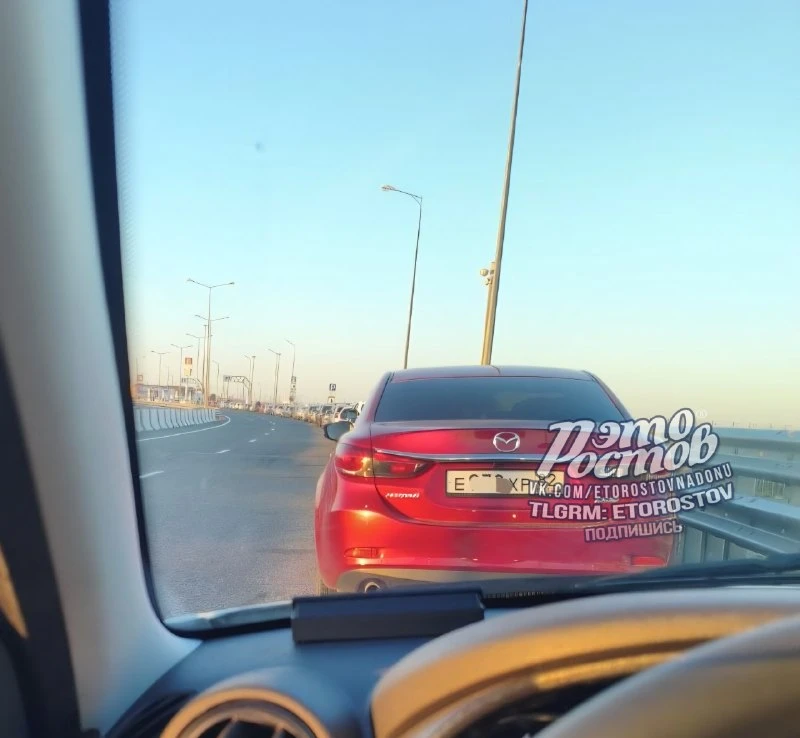 ⛽ У Крымского моста водители перепродают бензин втридорога