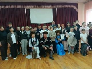 В гостях у школы-интерната побывал фольклорный ансамбль «Айланыс» Хакасского национальн...