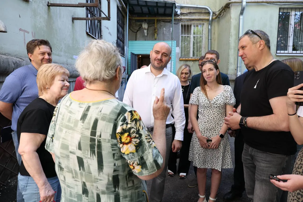 Сегодня свой день рождения отмечает губернатор Самарской области Вячеслав Андреевич Федорищев.

В би