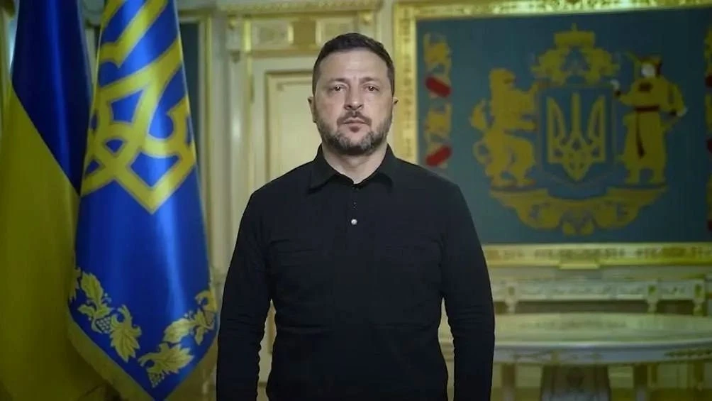 ⚡️Зеленский заявил о намерении усилить давление на воздушное пространство России