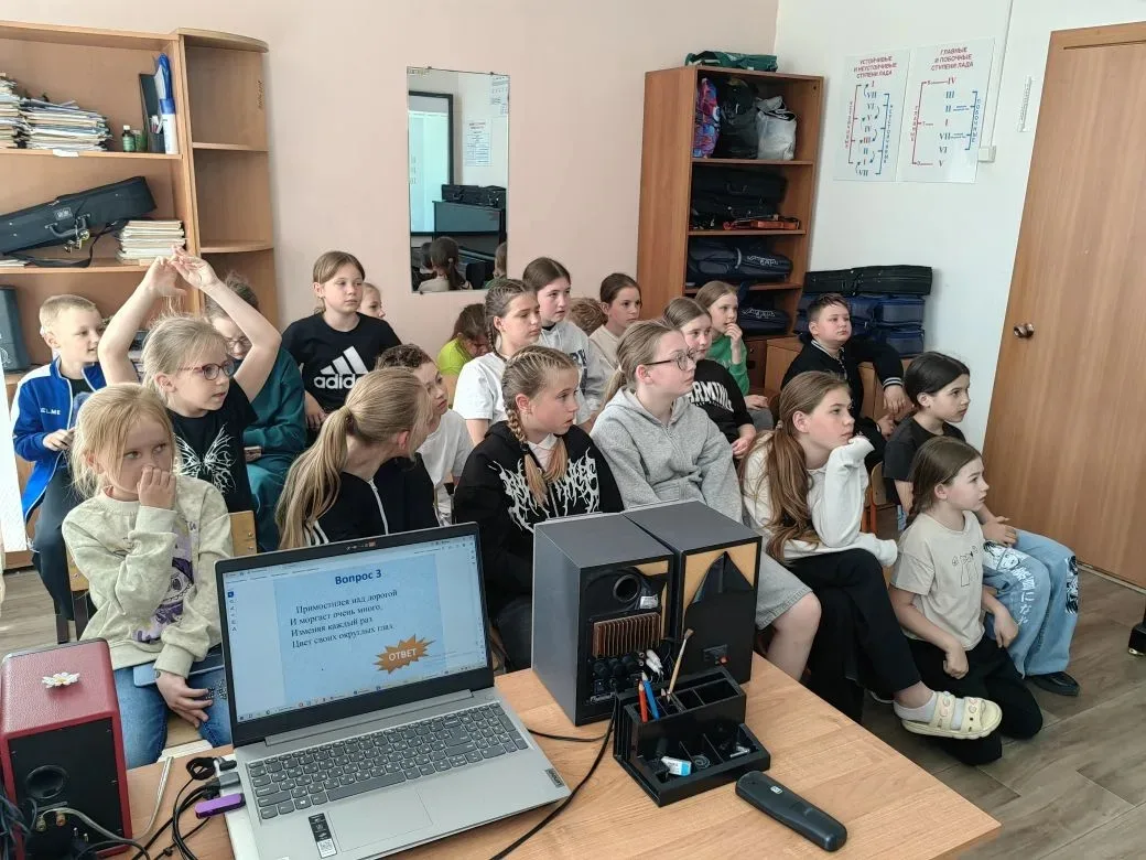 В лагере «Семинотка» прошла викторина по Правилам дорожного движения
Сегодня в детском лагере «Семин