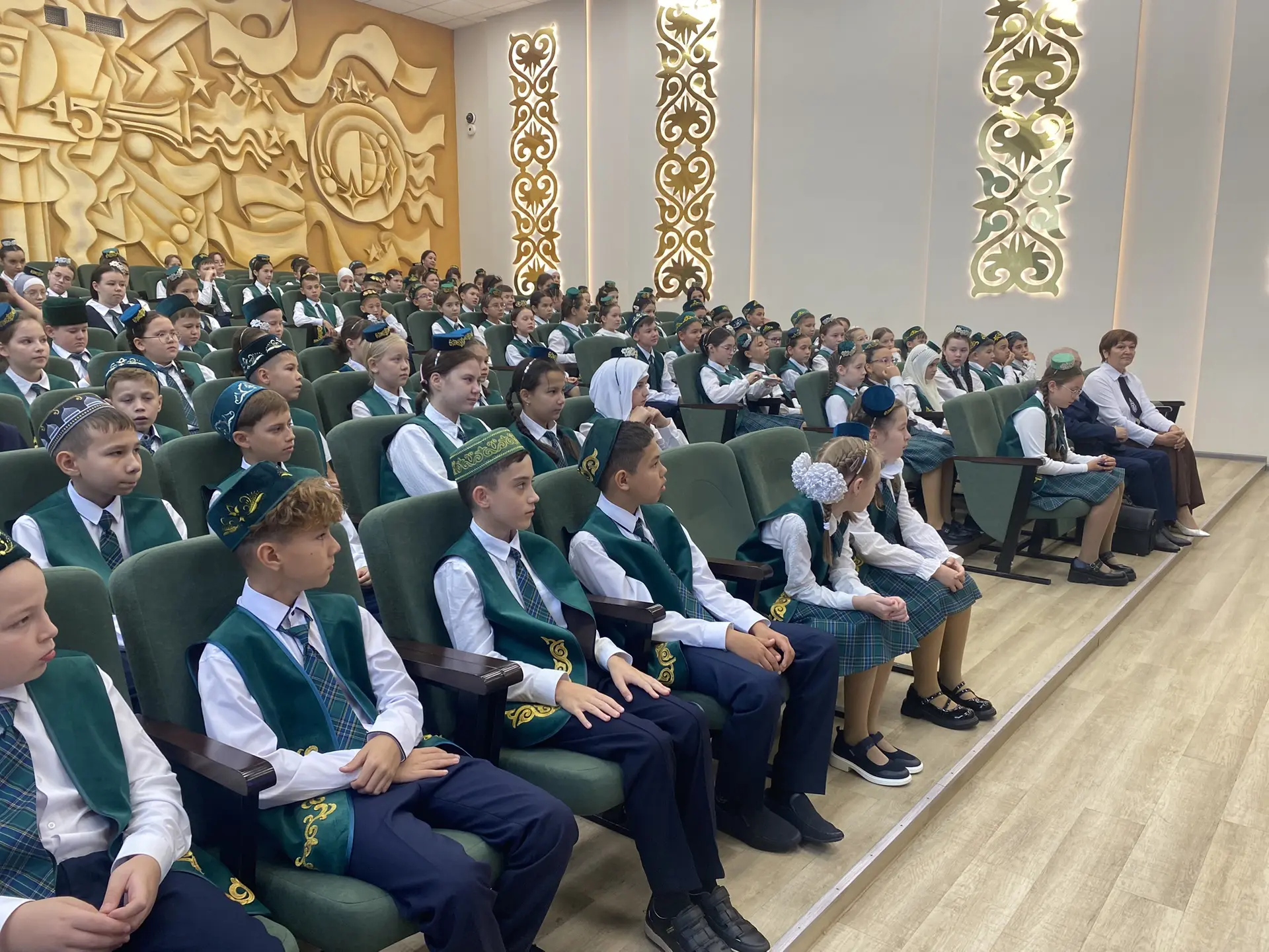 “Ж,омга кунагы” проекты үз эшен башлап ж,ибәрде. Беренче кунагыбыз танылган язучы, шагы...