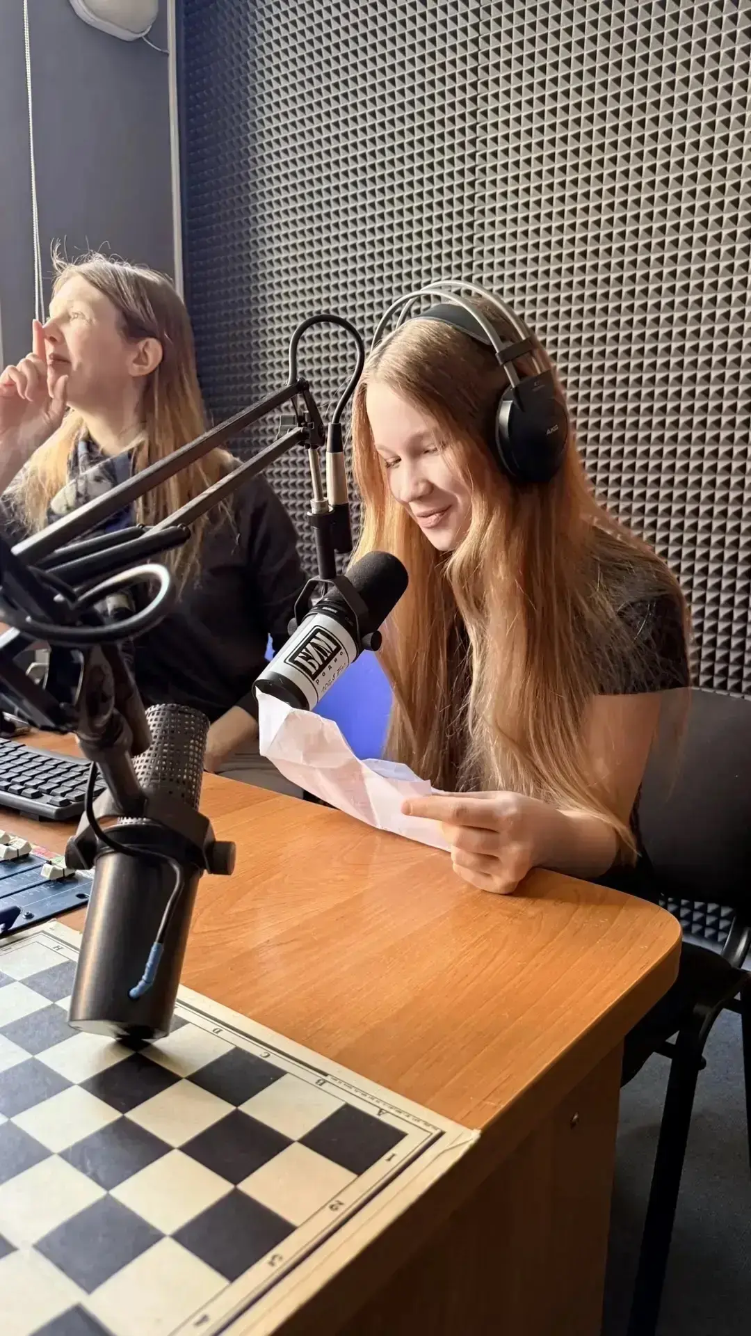 📻11 апреля в рамках профориентации учащиеся 5 «З»класса посетили эфирную студию БИМ-радио, познакоми